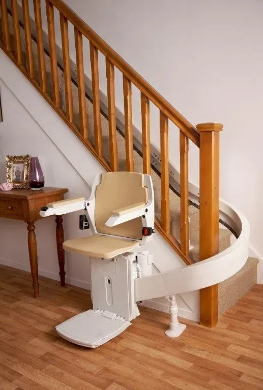 Acorn Kurventreppenlift Modell 180 – Gebraucht