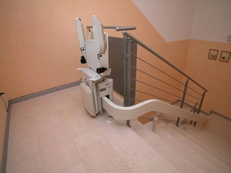 Acorn Kurventreppenlift Modell 180 – Gebraucht